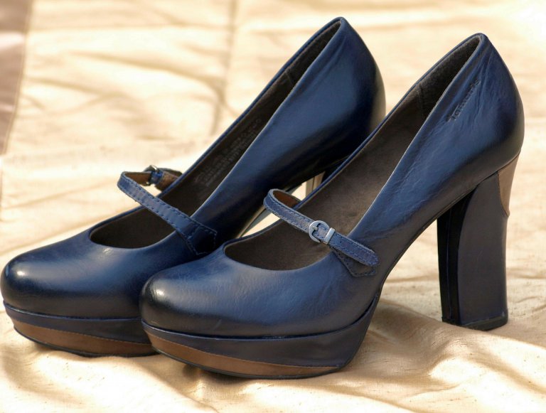 Jak dbać o skórzane buty latem?